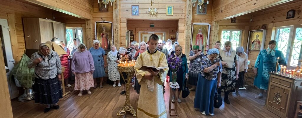 Настоятель храма совершил Божественную литургию в Донском храме
